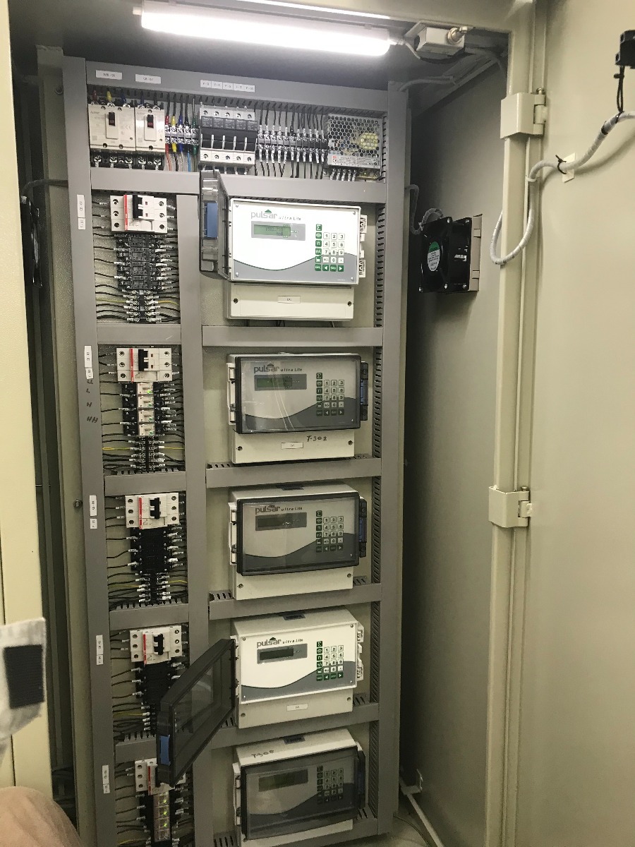 化工搅拌罐控制室