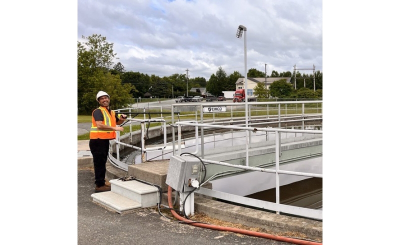 Everest Automation installs a Sludge Finder 2 at a wastewater treatment clarifier