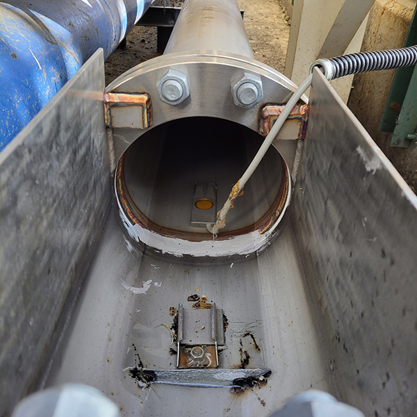 AVFM 6.1 submerisble sensor installed at the bottom of a partially-filled pipe