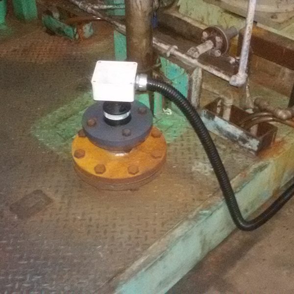 dB10 transducer and ANSI flange on a sump pit 